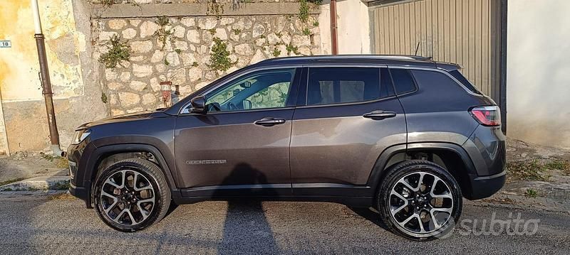 Usata Jeep Compass Limited 140 CV (102 kW) 2019 Grigio SUV