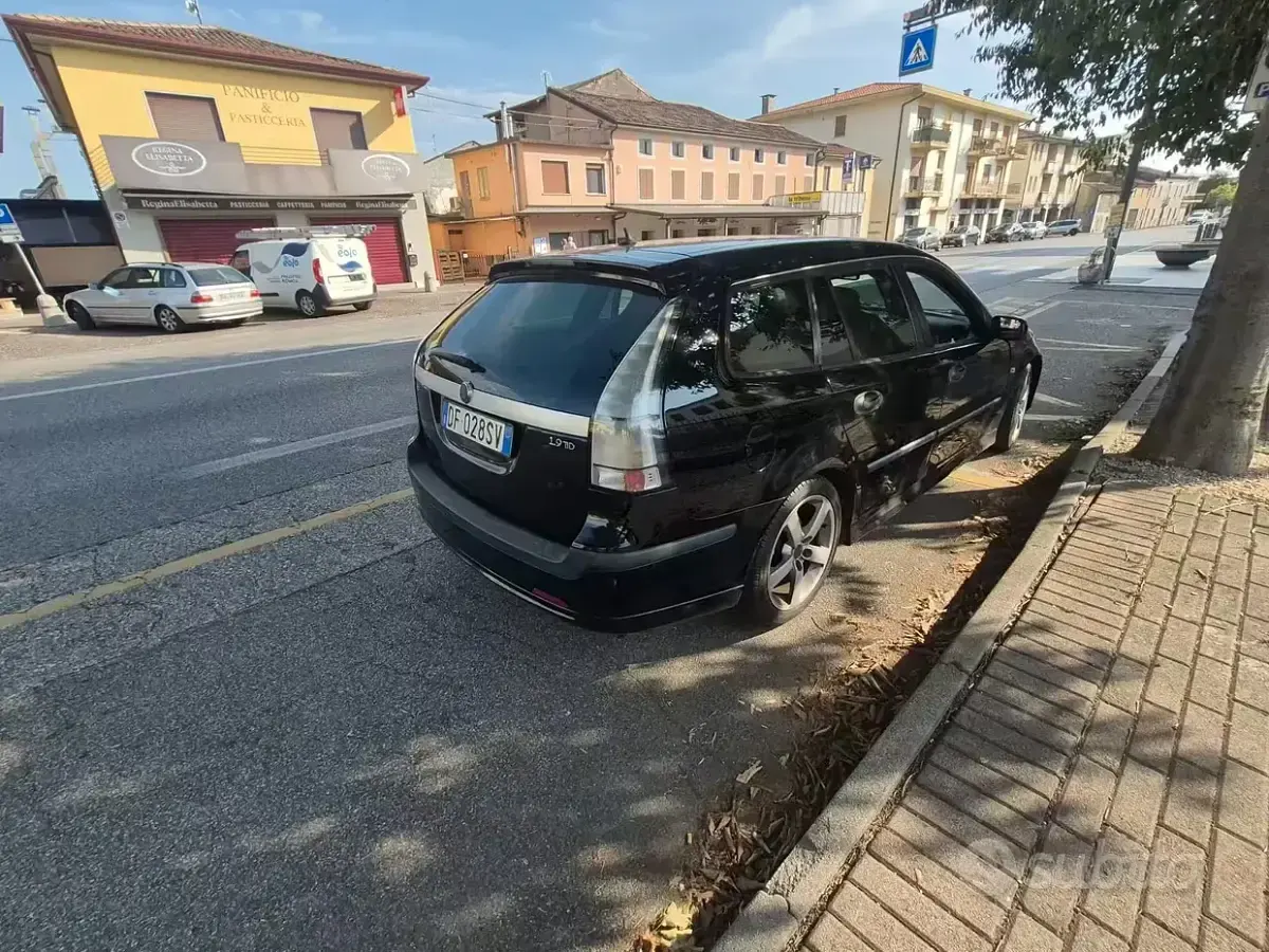 Usata Saab 9-3 150 CV (110 kW) 2007 Nero Station wagon