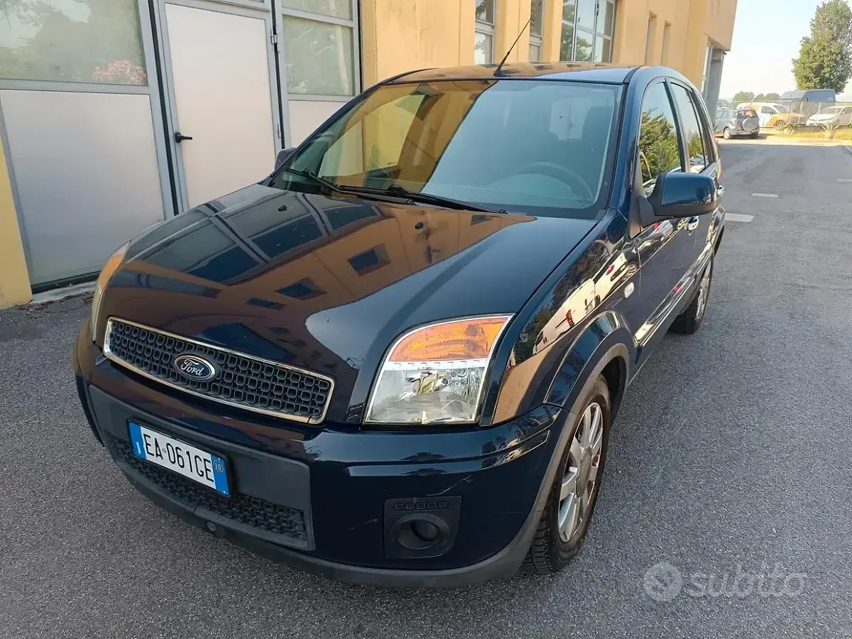 Usata Ford Fusion 76 CV (55 kW) 2010 Utilitaria
