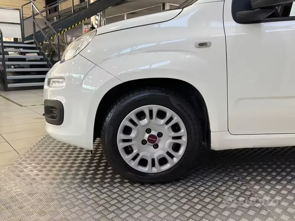 Usata Fiat Panda Easy 69 CV (50 kW) 2015 Bianco Utilitaria