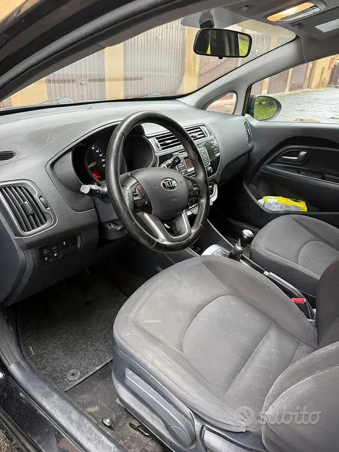 Usata Kia Rio 85 CV (62 kW) 2016 Nero Utilitaria