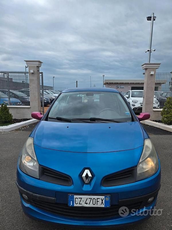 Usata Renault Clio II Luxe 70 CV (51 kW) 2006 Blu Berlina
