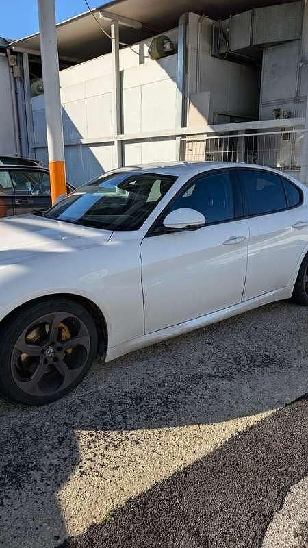 Usata Alfa Romeo Giulia 150 CV (110 kW) 2018 Bianco Coupé
