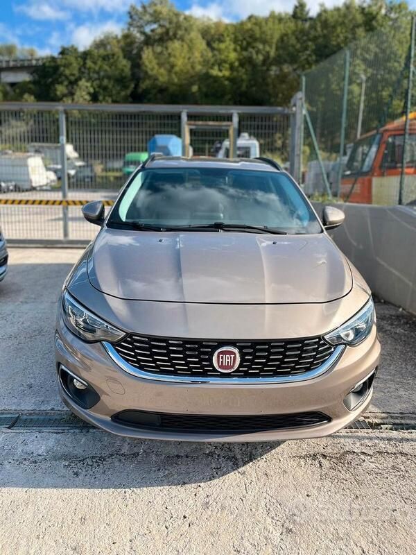 Beige Usata 2020 Fiat Tipo Lounge Station wagon | 10.900 € (Buon prezzo) - Immagine 1/4