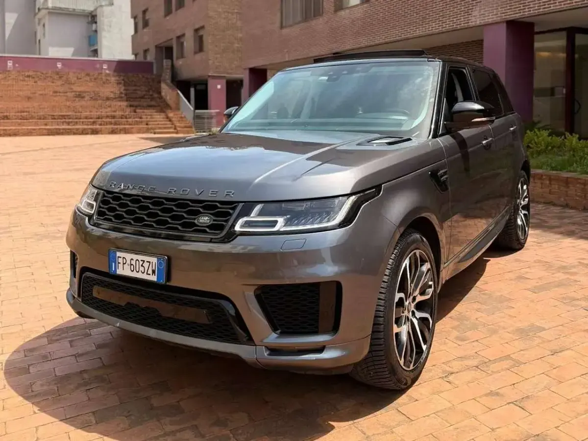 Käytetty Land Rover Range Rover Sport HSE Dynamic 249 HP (183 kW) 2018 Harmaa Katumaasturi