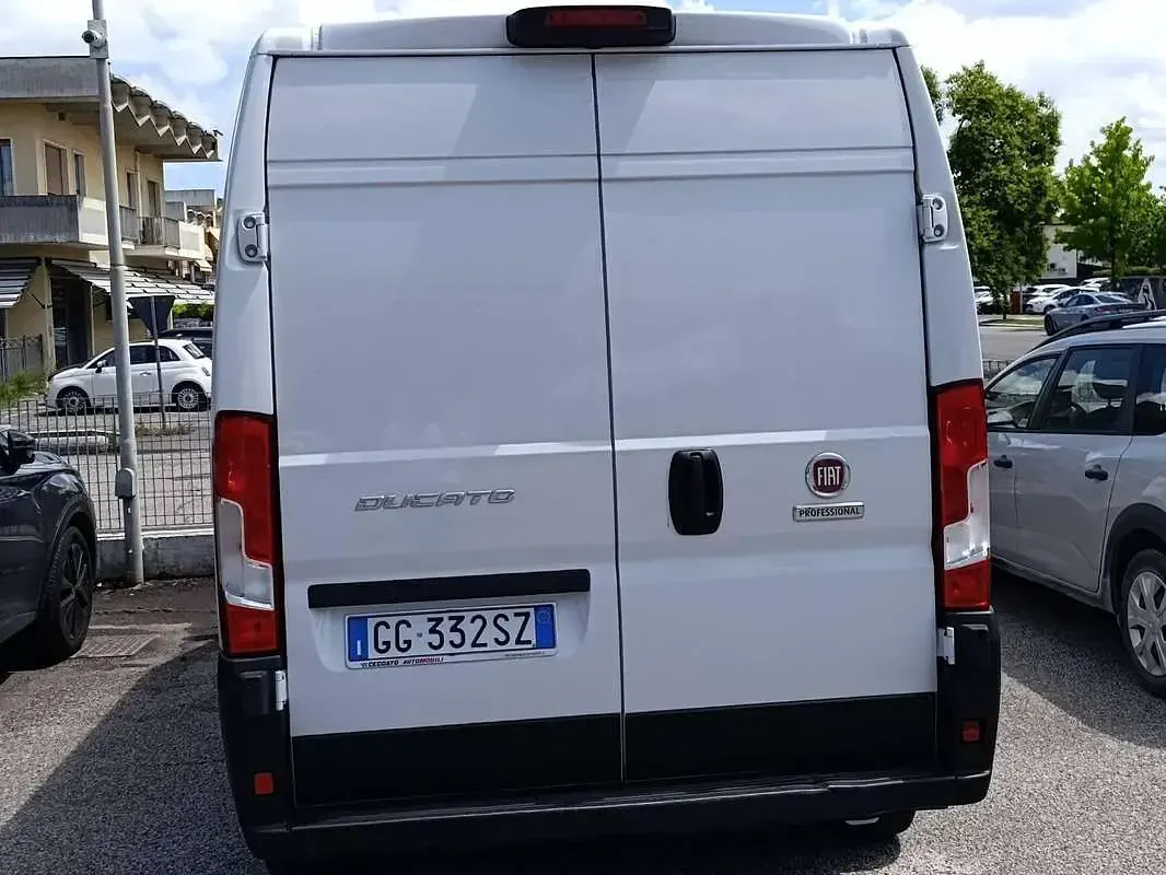 Usata Fiat Ducato 140 CV (102 kW) 2022 Bianco Furgone
