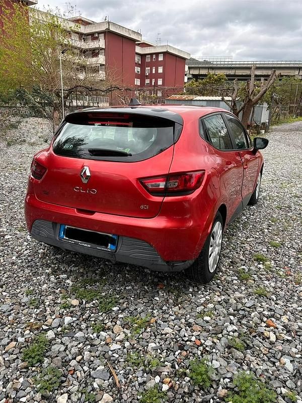 Usata Renault Clio IV 75 CV (55 kW) 2014 Rosso Utilitaria