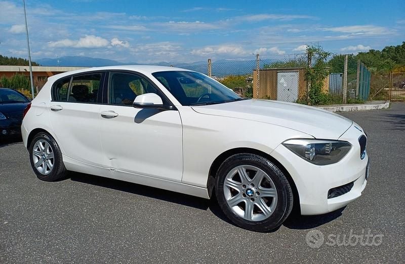 Begagnad BMW 118 Comfort Edition 143 HK (105 kW) 2012 Vit Halvkombi
