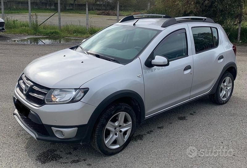 Usata Dacia Sandero Prestige 90 CV (66 kW) 2015 Grigio Berlina