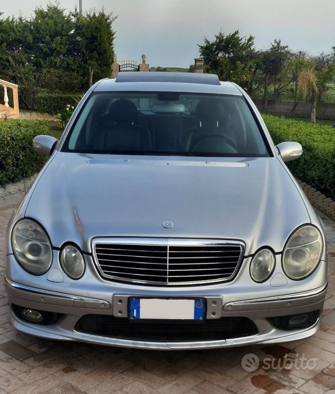 Usata 2004 Mercedes E320 Tre volumi | 3300 € (Ottimo prezzo) - Immagine 1/4