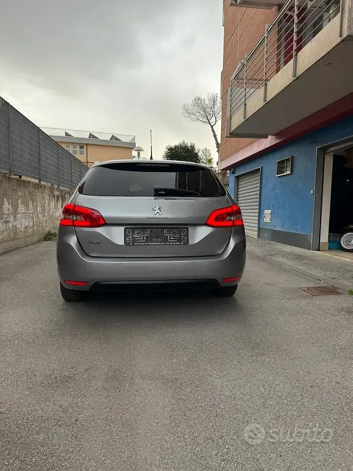 Usata Peugeot 308 SW Allure Sky 120 CV (88 kW) 2018 Grigio Station wagon
