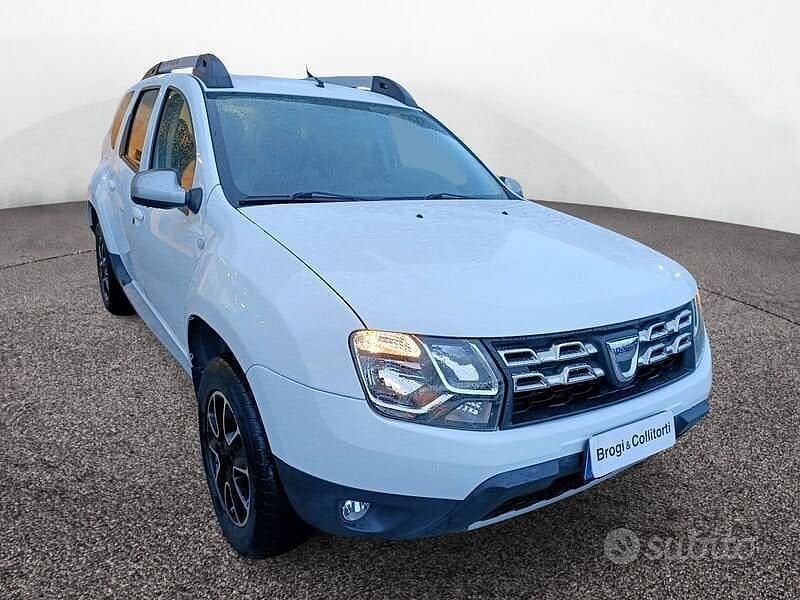 Usata Dacia Duster Lauréate 114 CV (83 kW) 2016 Bianco SUV