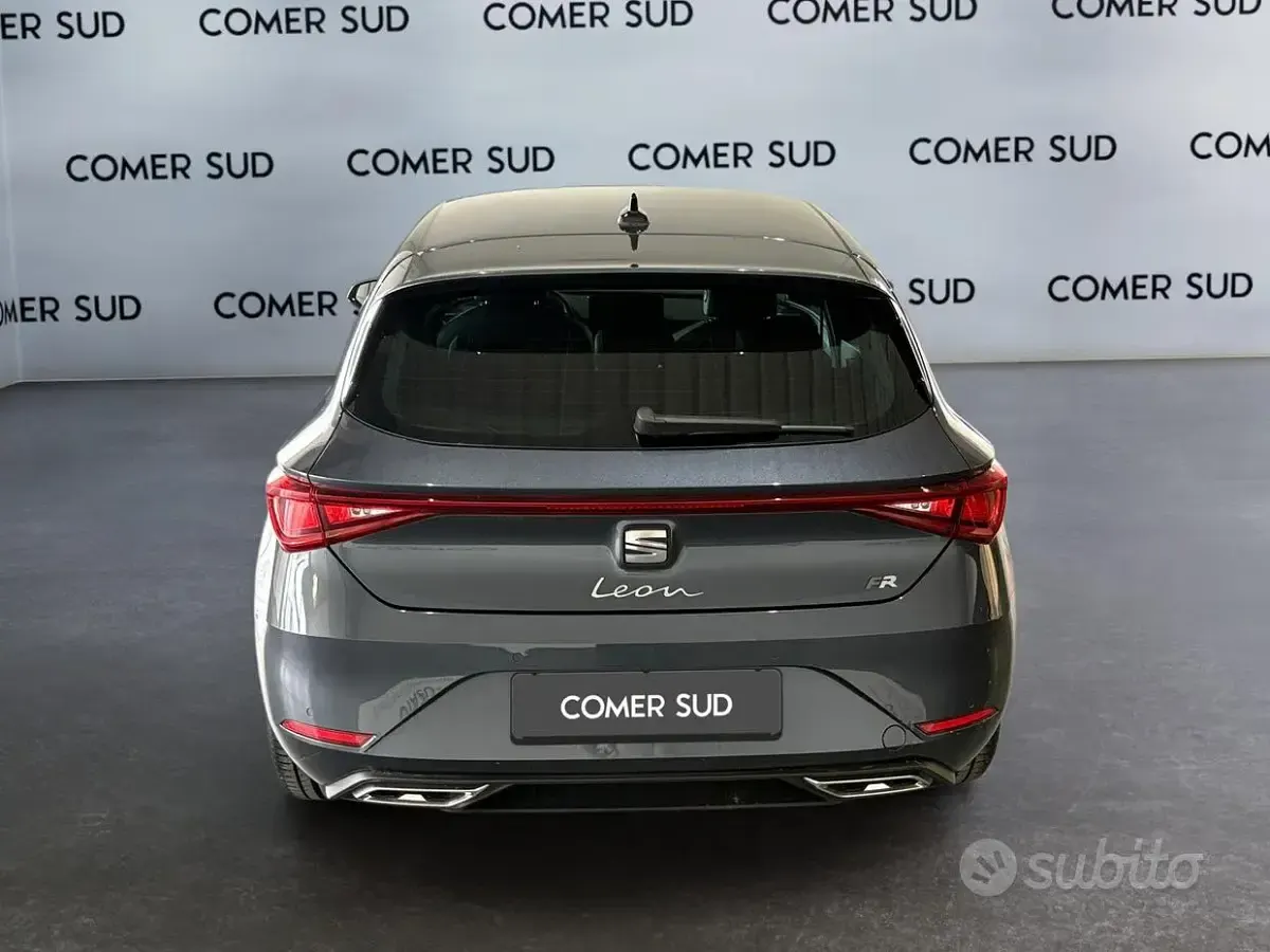 Usata Seat Leon FR 150 CV (110 kW) 2024 Grigio Berlina