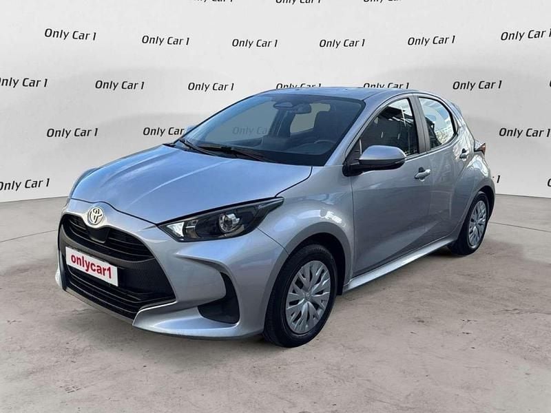 Usata Toyota Yaris Active 116 CV (85 kW) 2025 Grigio Utilitaria