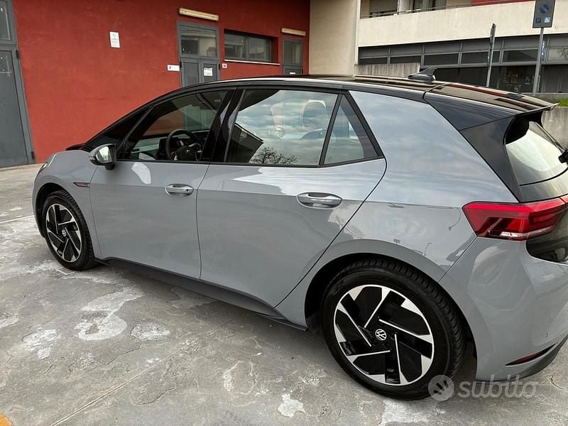 Usata VW ID.3 Pro Performance 150 kW (204 CV) 2023 Grigio Utilitaria