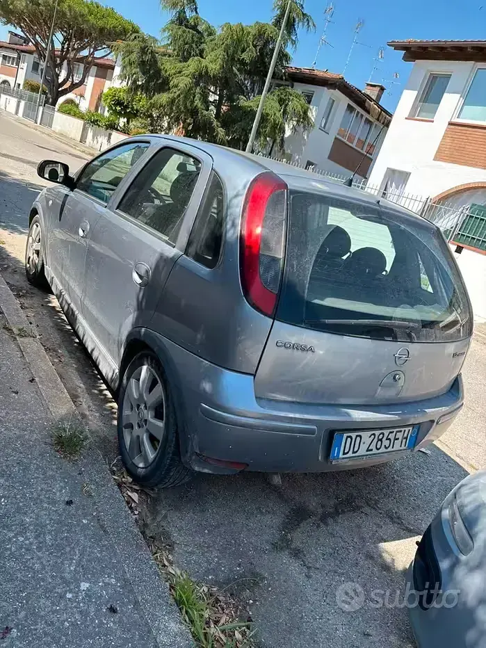 Usata Opel Corsa 80 CV (58 kW) 2006 Grigio Utilitaria