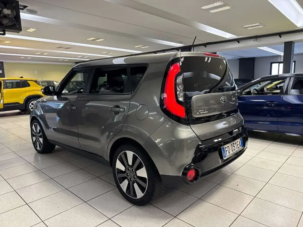 Usata Kia Soul 128 CV (94 kW) 2016 Grigio SUV