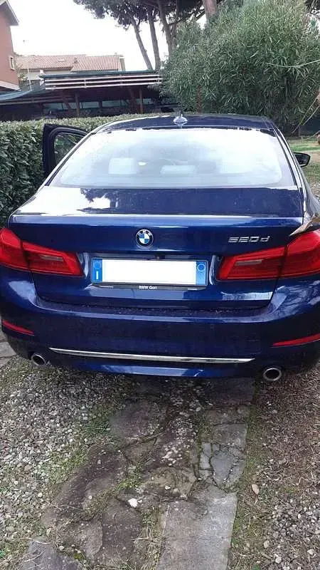 Usata BMW 520 Luxury Line 190 CV (139 kW) 2017 Blu/azzurro Berlina
