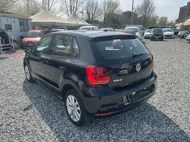 Begagnad VW Polo Comfortline 90 HK (66 kW) 2014 Svart Sedan