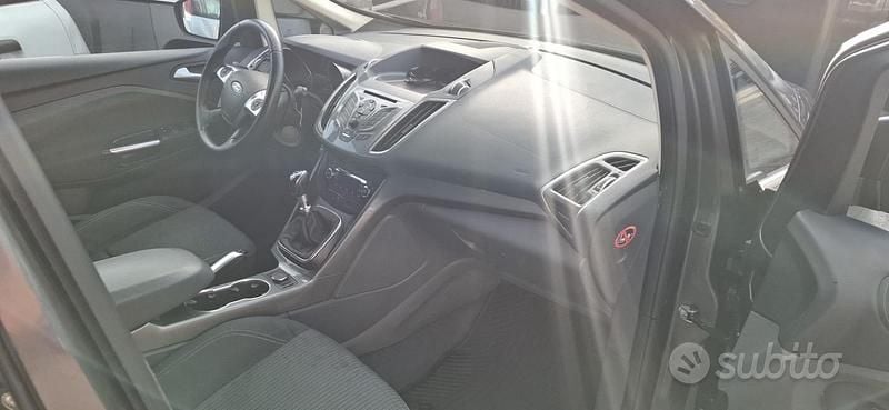 Usata Ford C-MAX Titanium 120 CV (88 kW) 2015 Grigio Monovolume