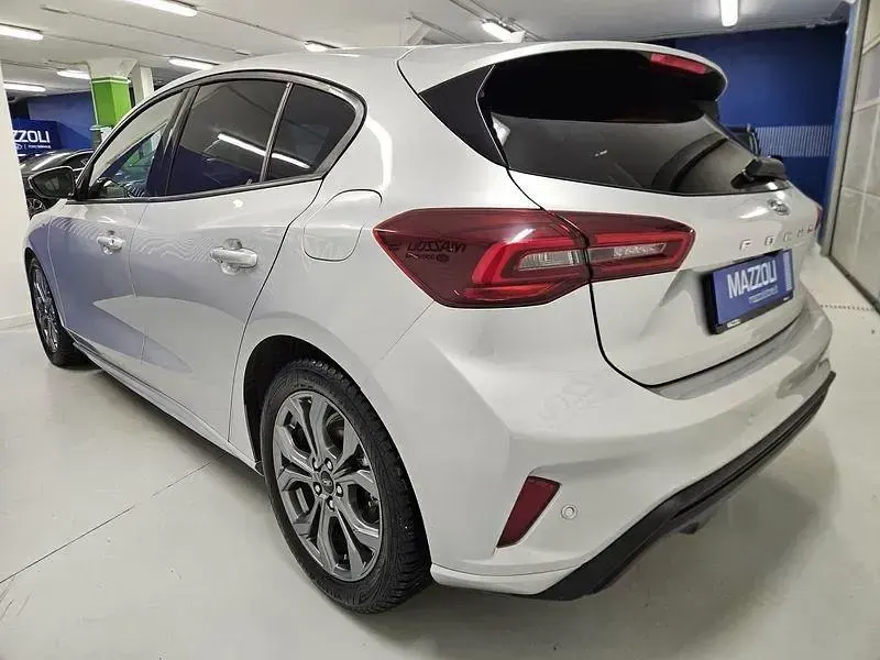 Usata Ford Focus ST-Line 115 CV (84 kW) 2024 Argento Berlina