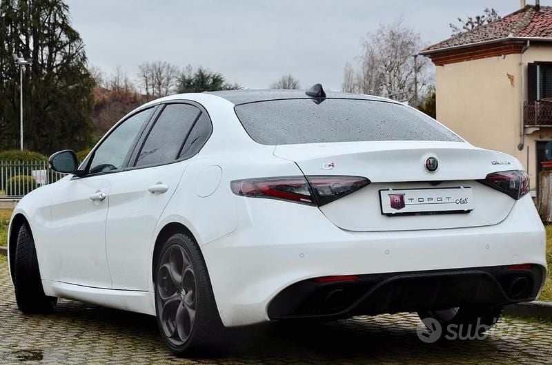 Usata Alfa Romeo Giulia 211 CV (155 kW) 2024 Bianco Berlina