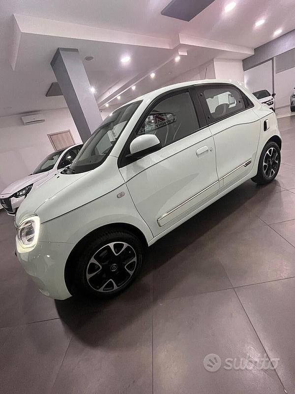 Usata Renault Twingo SE 65 CV (47 kW) 2020 Verde Utilitaria