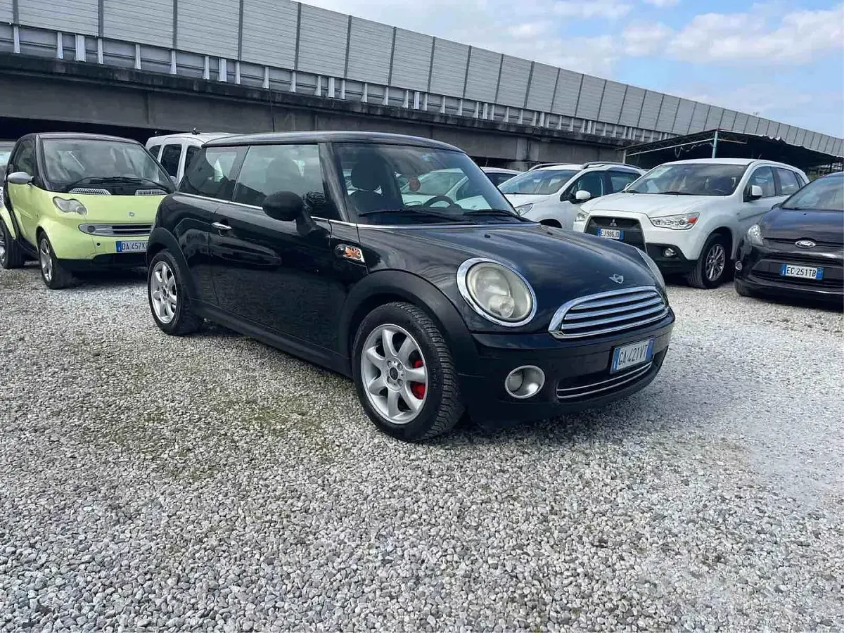 Usata Mini Cooper 71 CV (52 kW) 2010 Nero Utilitaria