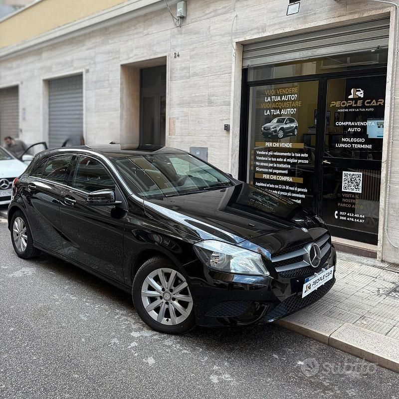 Nero Usata 2014 Mercedes A180 Executive Tre volumi | 10.300 € (Buon prezzo) - Immagine 1/4