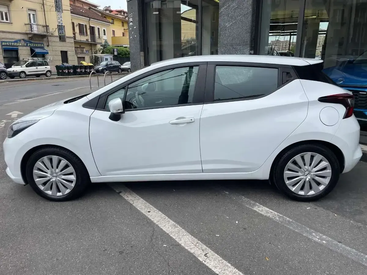 Usata Nissan Micra Acenta 92 CV (67 kW) 2023 Bianco Utilitaria