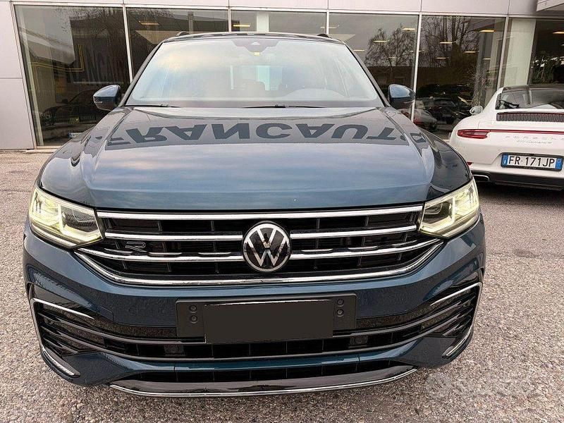 Usata VW Tiguan R-line 150 CV (110 kW) 2022 Blu SUV