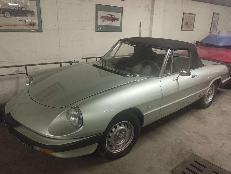 Acqua marina Usata 1985 Alfa Romeo Spider Cabrio | 13.000 € - Immagine 1/1