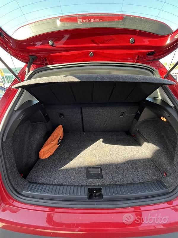Usata Seat Arona 95 CV (69 kW) 2022 Rosso SUV