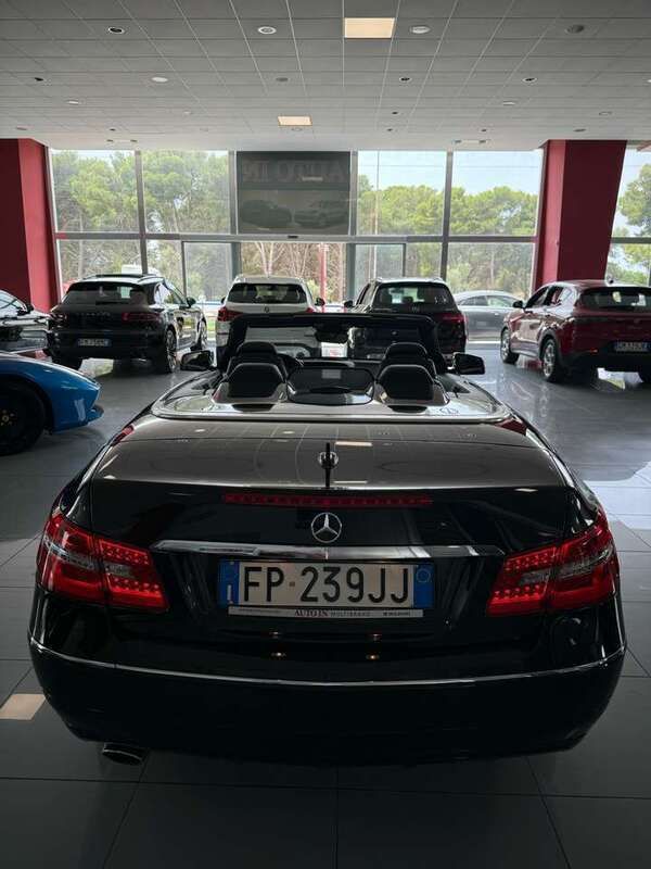 Usado Mercedes E250 204 CV (150 kW) 2012 Negro Descapotable