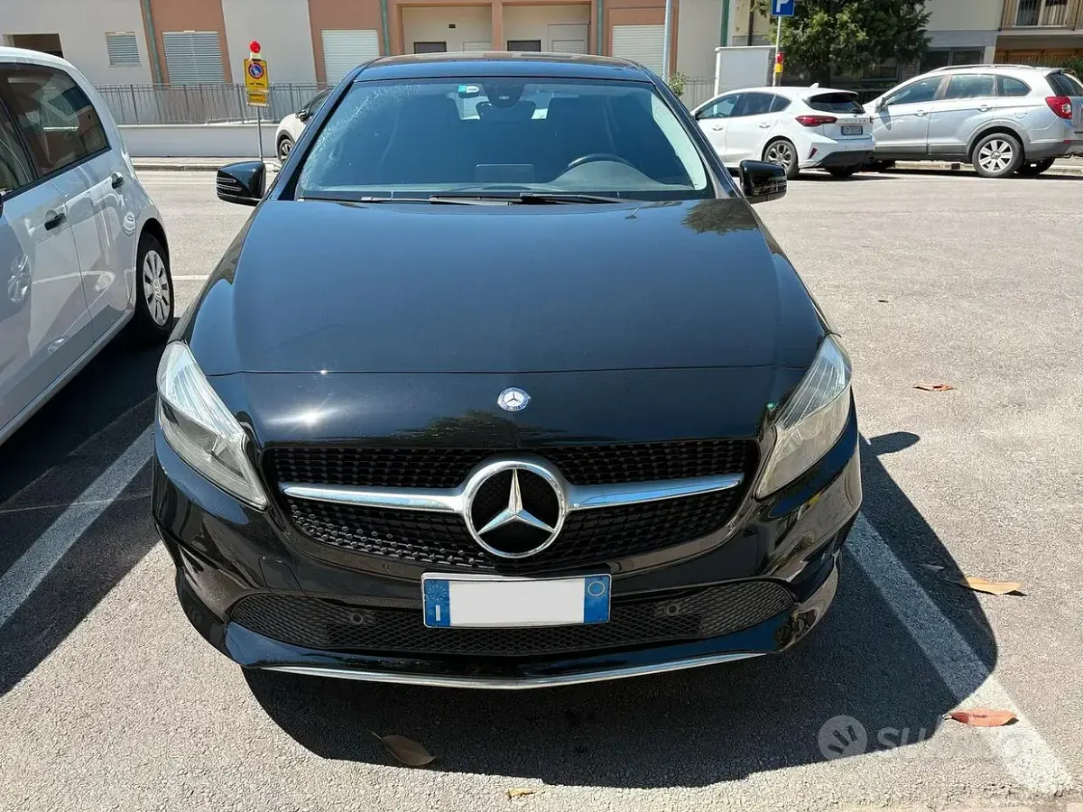 Usata Mercedes 180 109 CV (80 kW) 2016 Nero Berlina
