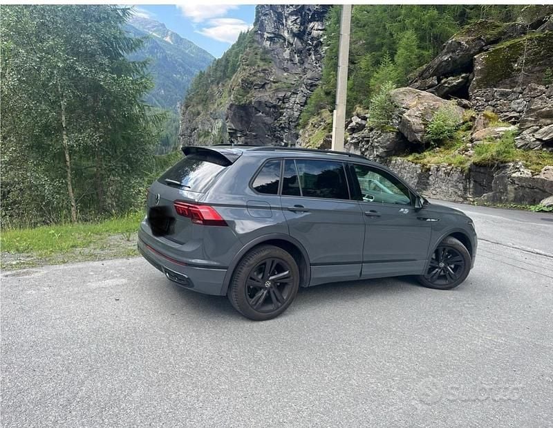 Usata VW Tiguan R-line 150 CV (110 kW) 2022 Grigio SUV