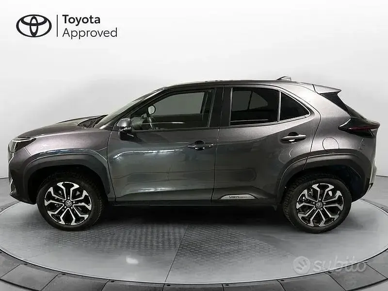 Usata Toyota Yaris Cross Trend 116 CV (85 kW) 2022 Grigio SUV