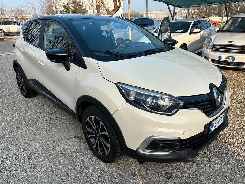 Usata Renault Captur Life 90 CV (66 kW) 2018 Beige SUV