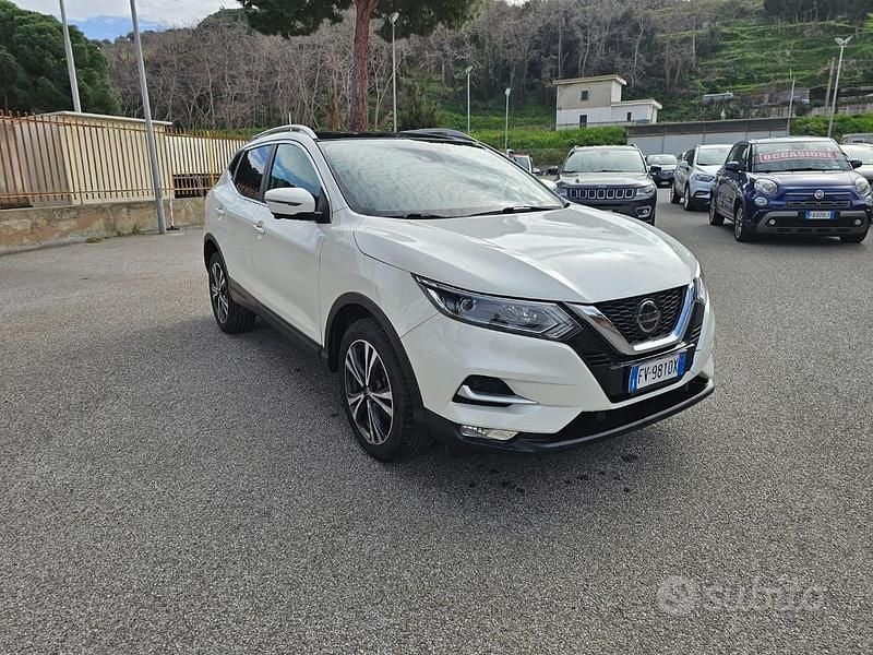 Usata Nissan Qashqai N-Connecta 115 CV (84 kW) 2018 Bianco SUV