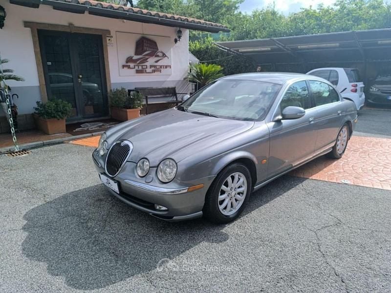 Grigio Usata 2003 Jaguar S-Type Executive Tre volumi | 5000 € (Buon prezzo) - Immagine 1/4
