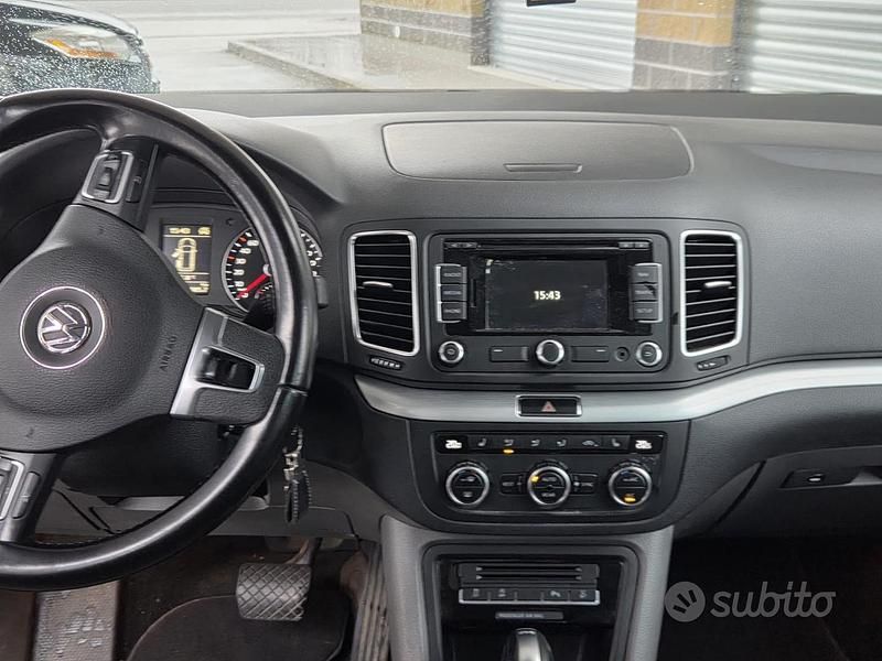 Begagnad VW Sharan 140 HK (102 kW) 2014 Blå Minibuss