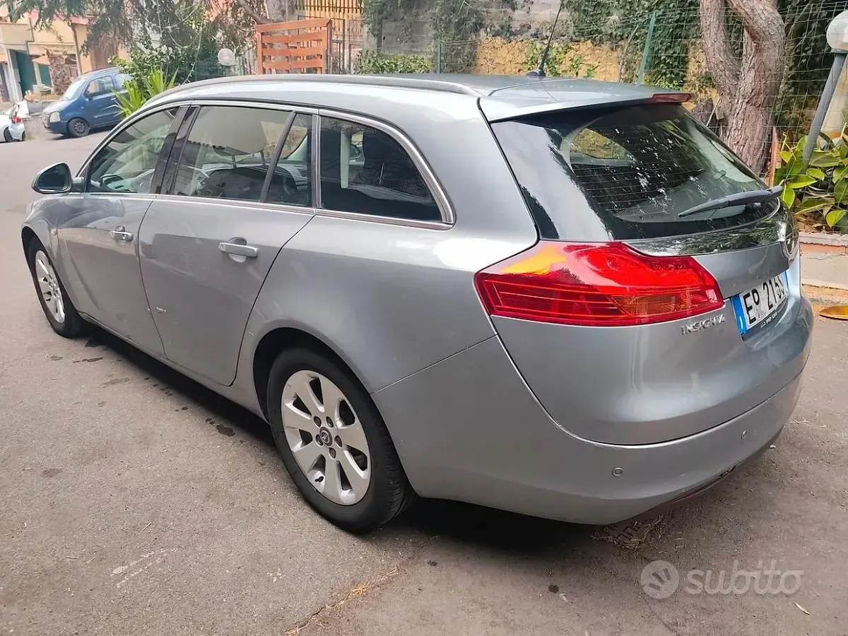 Usata Opel Insignia Cosmo 131 CV (96 kW) 2013 Grigio Station wagon