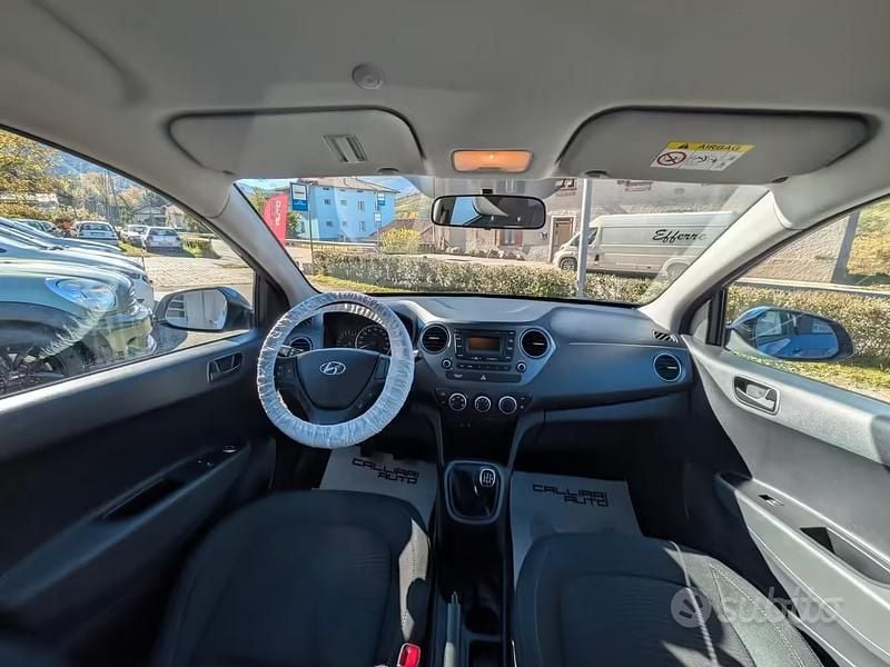 Gebraucht Hyundai i10 69 PS (50 kW) 2018 Blau Kleinwagen