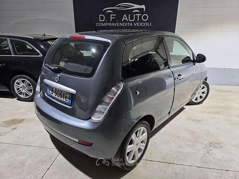 Usata Lancia Ypsilon 77 CV (56 kW) 2010 Grigio Utilitaria