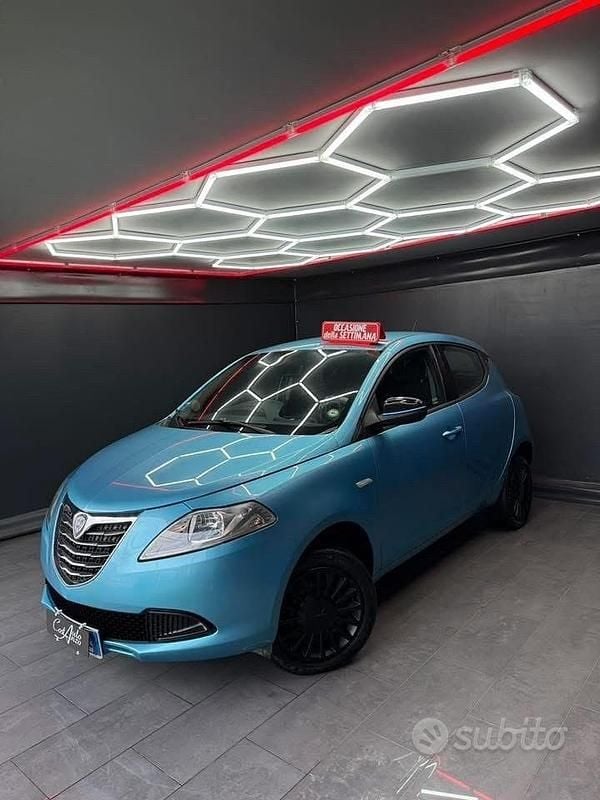 Usata Lancia Ypsilon 84 CV (61 kW) 2014 Blu Utilitaria