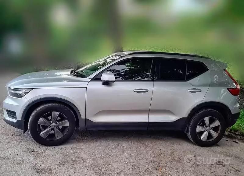 Usata Volvo XC40 150 CV (110 kW) 2019 Grigio SUV