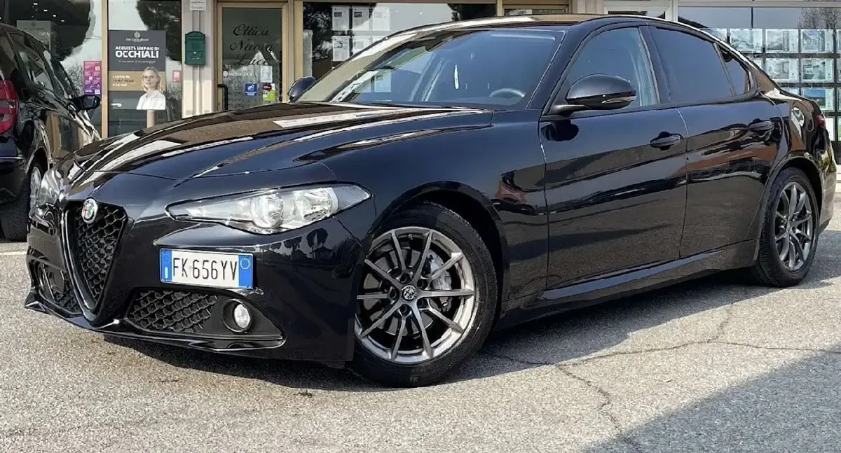Usata Alfa Romeo Giulia 136 CV (100 kW) 2017 Berlina