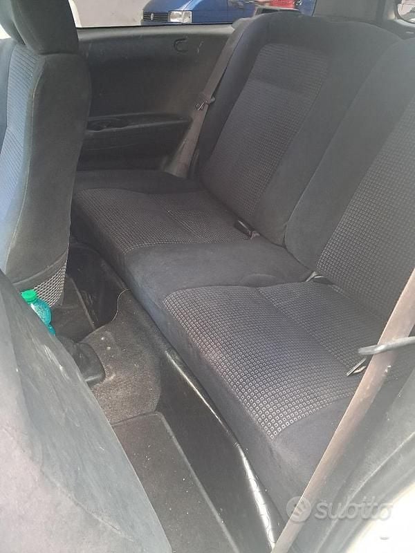 Usata Honda HR-V 105 CV (77 kW) 2005 Grigio SUV