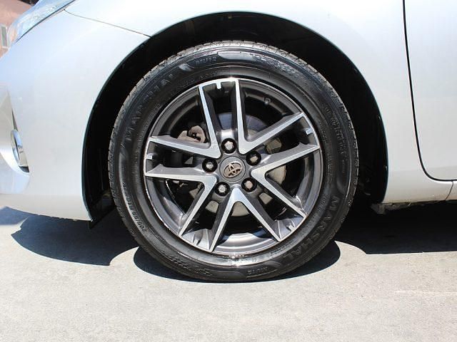 Usata Toyota Auris Touring Sports Lounge 99 CV (72 kW) 2014 Argento Station wagon