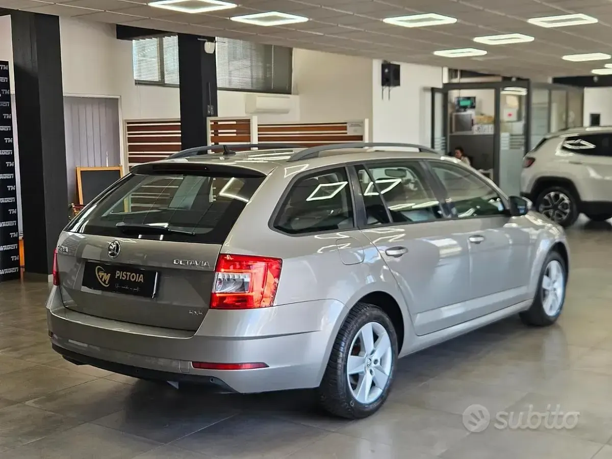 Usata Skoda Octavia Executive 150 CV (110 kW) 2019 Grigio Station wagon